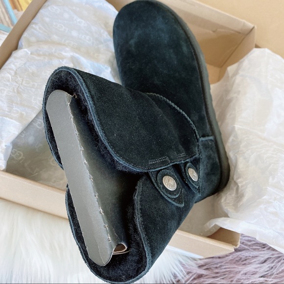 UGG Marciela II Water Resistant Boot - Picture 5 of 8